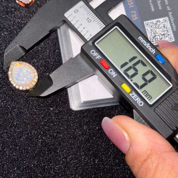 Real Genuine GRA Certified Opal Urn Jewelry Cremation VVS Moissnaite diamond urn - Picture 9 of 13